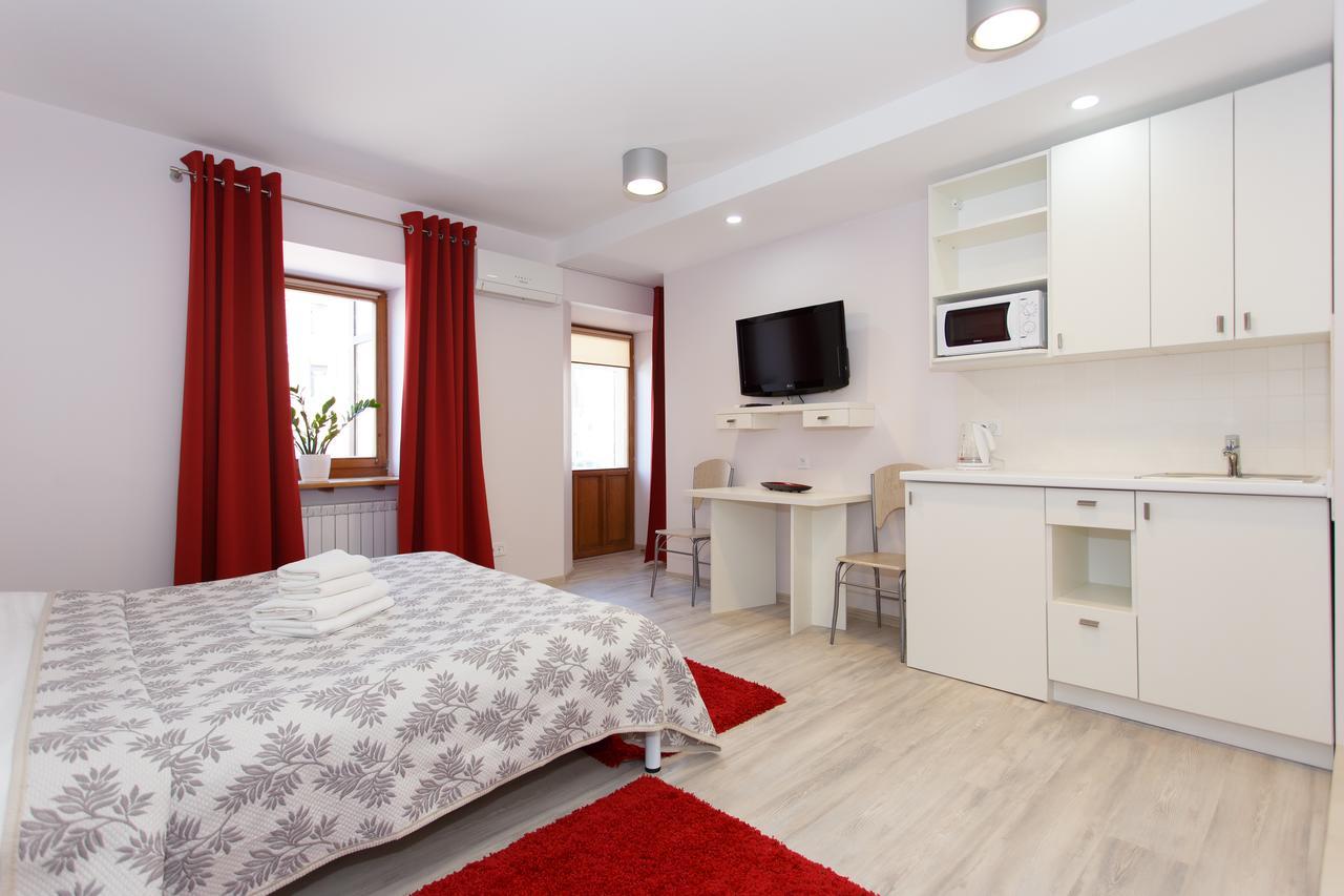Bessarabka Apartment *