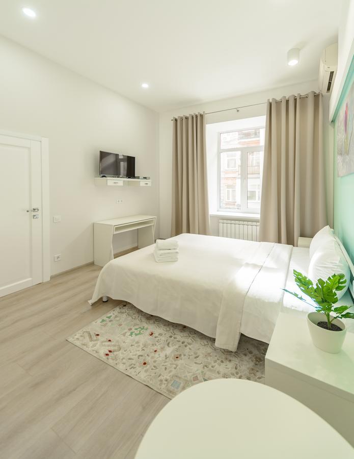 Bessarabka Apartment *