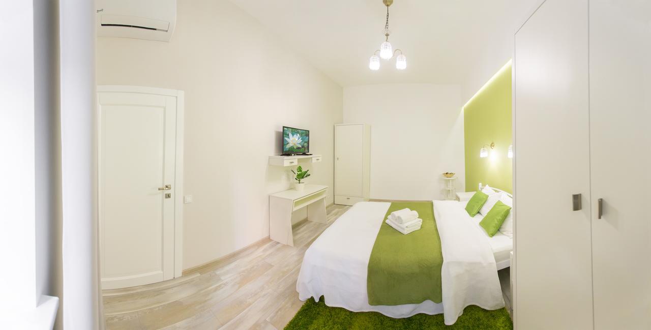 Bessarabka Apartment *